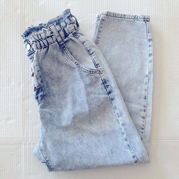 Zara Paper Bag High Rise Button Fly Jean Pants, Blue Light Wash, Size 6 - Picture 4 of 9